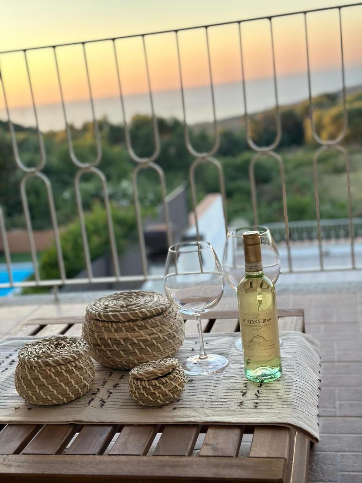 Costa Rossa View Sunset Villa Cascabraga Екстериор снимка